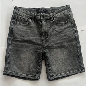 Judy Blue Charcoal Grey woman’s large  Jean Shorts Bermuda Jean shorts stretchy
